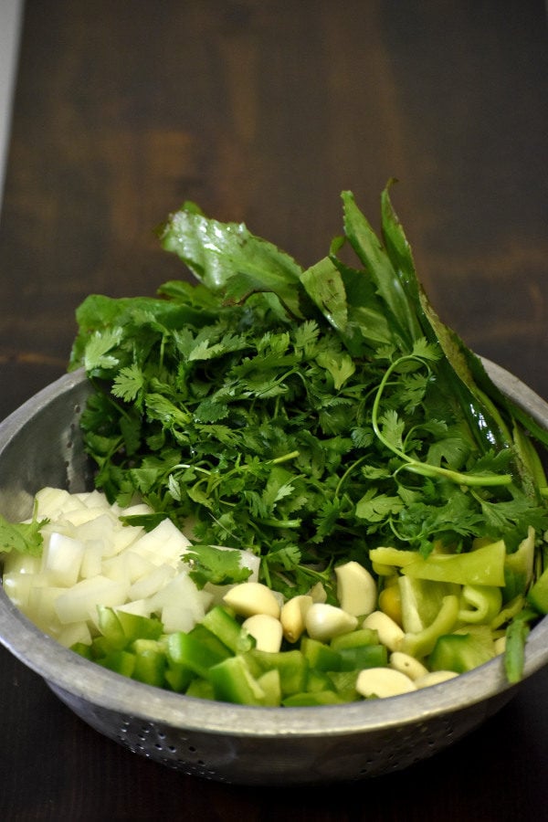 culantro,香菜,洋葱,大蒜,辣椒collander
